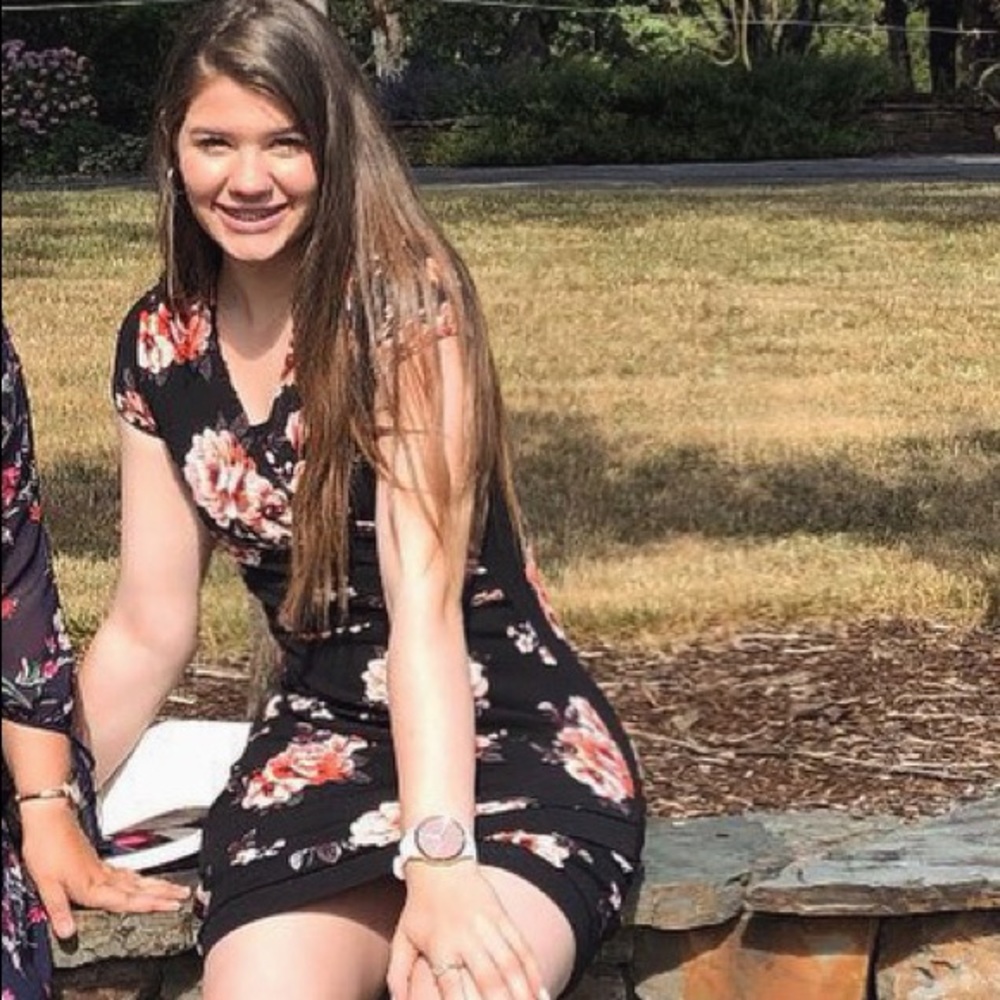Meet your Posher, Caitlin